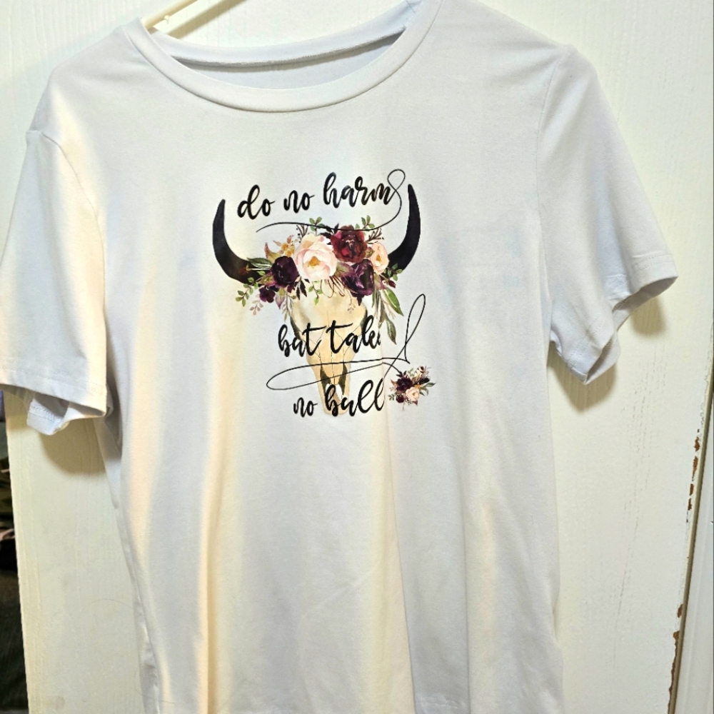 White tee